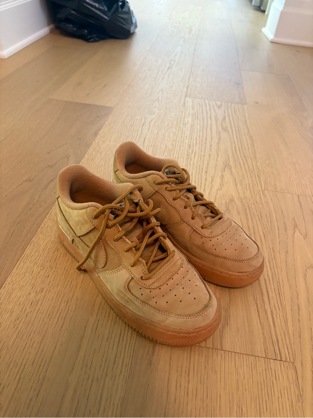 Nike Kids Low-Top Sneakers in Wheat Tan
